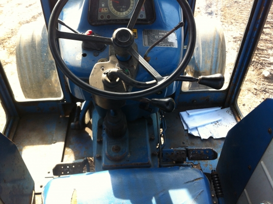 ขายรถไถ ford 6610 เสื้อลาย เก่านอกเจ้าของเลิกกิจการ