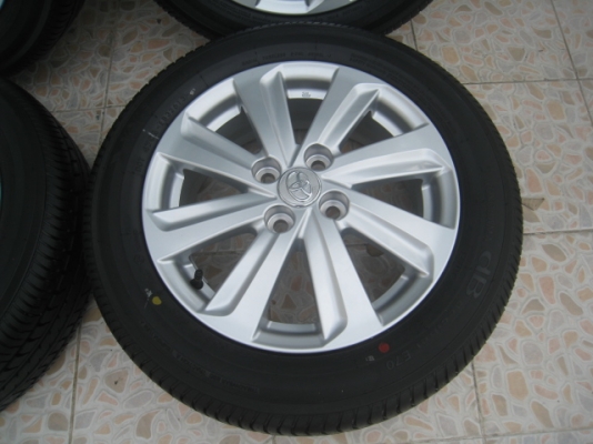 ขายล้อแม็ก Toyota vios ป้ายแดง 15"x5.5" et45 4รู100 + ยางปี2613 สนใจติดต่อเล็กคลองสามครับ (081-3747940)