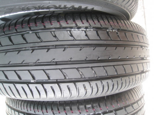 ขายล้อแม็ก Toyota vios ป้ายแดง 15"x5.5" et45 4รู100 + ยางปี2613 สนใจติดต่อเล็กคลองสามครับ (081-3747940)