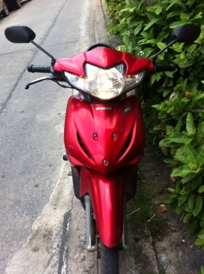 Honda wave 110i หัวฉีด ปี 52 สภาพสวย Honda wave 110i หัวฉีด ปี 52 สภาพสวย