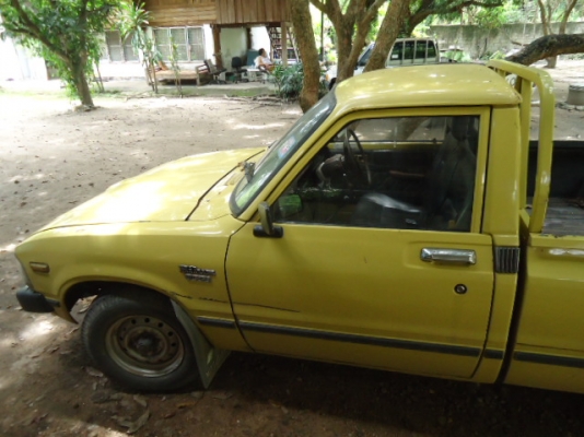 ใครเห็นใครก้อทักครับ เรื่องจริงๆ  ขายกระบะ TOYOTA ม้าดำ ปี27 เครื่องเดิมๆ CLASSIC สวยๆสภาพดี