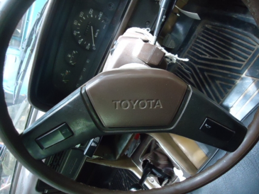 ใครเห็นใครก้อทักครับ เรื่องจริงๆ  ขายกระบะ TOYOTA ม้าดำ ปี27 เครื่องเดิมๆ CLASSIC สวยๆสภาพดี