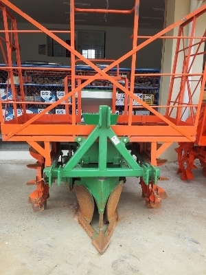 ขายด่วน เครื่องปลูกอ้อย KMT