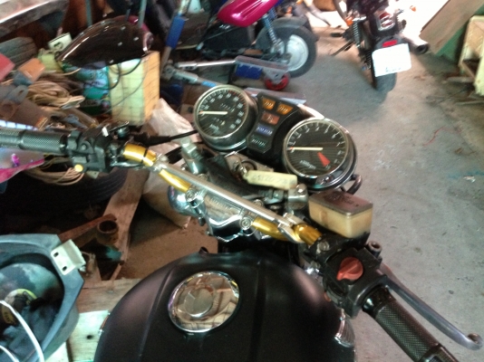 ฝากให้ดู CB 400 F ฝากให้ดู CB 400 F