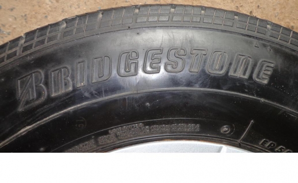 ขายยางขอบ 15 พร้อมกระทะ 0831113623