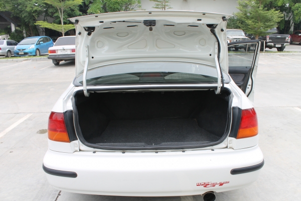 ขาย HONDA CIVIC VTI-E1.6 ปี96โฉมตาโต เกียร์ธรรมดา สีขาวแท้จากโรงงาน