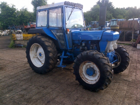 ขายรถไถฟอร์ด 7610 มีเก๋ง