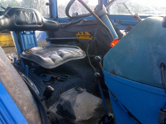 ขายรถไถฟอร์ด 7610 มีเก๋ง