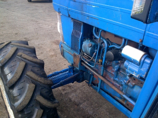 ขายรถไถฟอร์ด 7610 มีเก๋ง