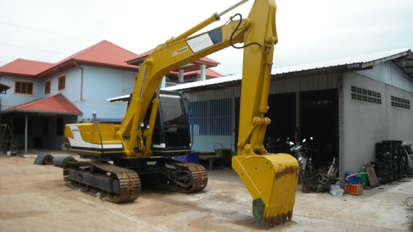 ขายรถแบคโฮ KOBELCO รุ่น 3 sk 120( โซ่ใหม่ )