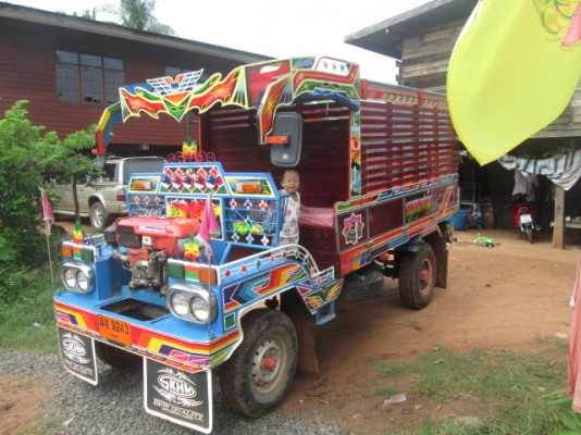 ขายอีแต๋นสวยๆคับ สภาพป้ายแดง ไม่ค่อยได้ใช้ ช่วงล่างอีซูซุเอล เล่มทะเบียนพร้อมคับ