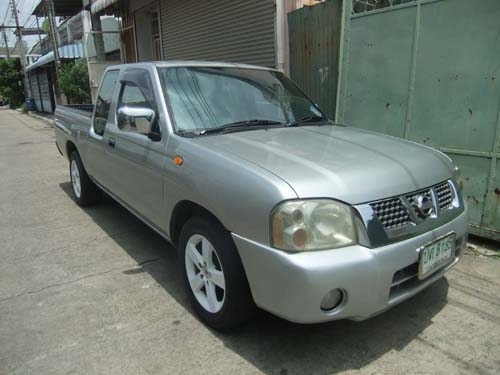 NISSAN FRONTIER CAB 3.0 ZDI กระจกไฟฟ้า เบาะกำมะหยี่ ปี 2002 พร้อมใช้ั