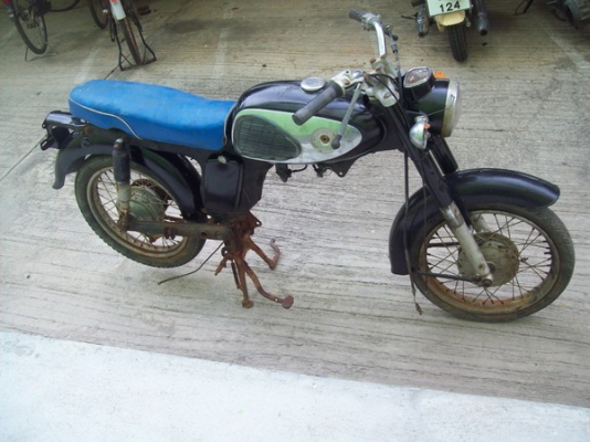 ******ขายโครงยืนคัน cd125 กระเป๋าเล็ก*********