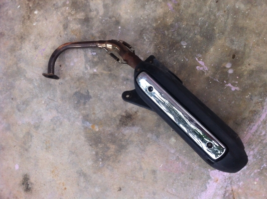 ท่อฟีโน่แท้ผ่าคอเลส ใส่scoopy เสียงดังเพราะ