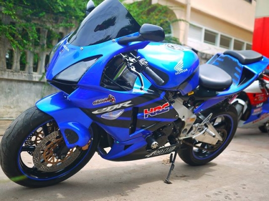 ขายcbr400ปี92 ทะเบียนแท้rc211สภาพใหม่กริ๊ปราคาเบาๆ90000สนใจโทร0803355484