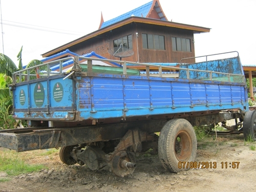 ขายกระบะรถบรรทุกหกล้ออีซูซู NPRยาว5 เมตร คานกว้าง 75 เซนติเมตร