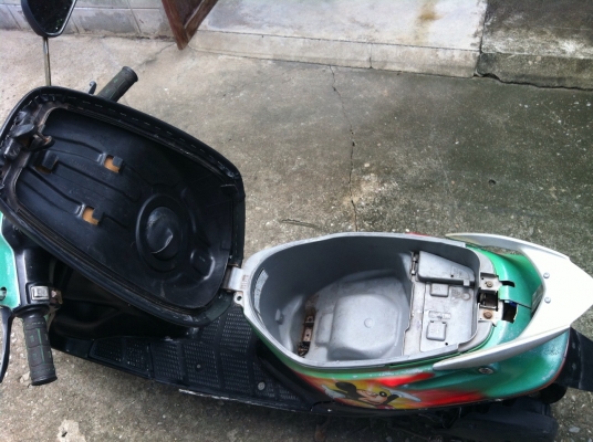 (คุณวิทูล จากหนองแขม ขับรถมาซื้อไปแล้วครับ ขอบคุณมากครับ)ขายรถป็อป HONDA DIO af18 สตาร์ทมือ สตาร์ทเท้า ทีเดียวติด เครื่องเพิ่งฟิตมา ไฟติดทุกดวง โช๊คหน้าของฮอนด้าเวฟทนกว่าโช๊คเดิมมาก โช๊คหลังของฮอนด้าคลิก ทน+รับน้ำหนักได้เยอะ รถพร้อมใช้ สภาพตามรูป ราคาต่อร