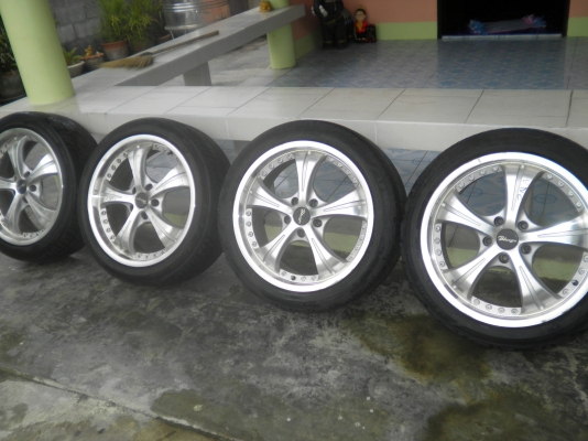 แม็ก18ถูกๆ5รู114.3 พร้อมยาง215/45/18 ดันล็อป