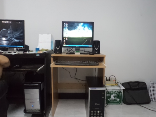 ขายคอมพิวเตอร์ Desktop รวมโต๊ะ ขายคอมพิวเตอร์ Desktop รวมโต๊ะ