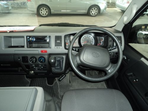 TOYOTA COMMUTER2.5D4D ปี2010 สภาพสวย