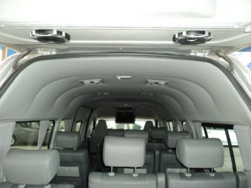 TOYOTA COMMUTER2.5D4D ปี2010 สภาพสวย