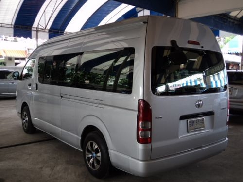 TOYOTA COMMUTER2.5D4D ปี2010 สภาพสวย