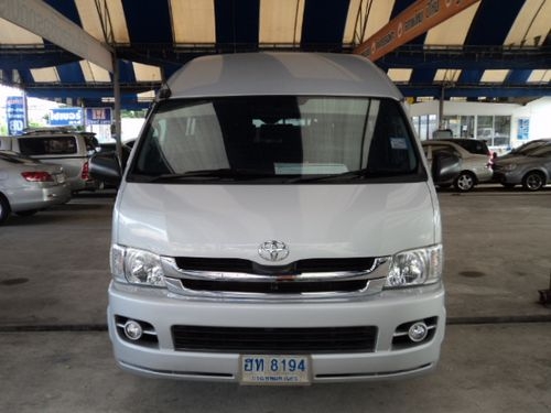 TOYOTA COMMUTER2.5D4D ปี2010 สภาพสวย