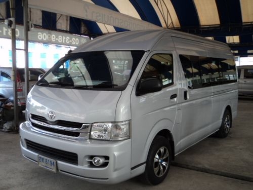 TOYOTA COMMUTER2.5D4D ปี2010 สภาพสวย
