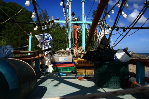 เรือปั่นหมึก ขนาด 5วา 2 ศอก (11 เมตร) ครับ สภาพใช้งานได้ทันที เรือปั่นหมึก ขนาด 5วา 2 ศอก (11 เมตร) ครับ สภาพใช้งานได้ทันที