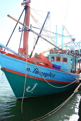 เรือปั่นหมึก ขนาด 5วา 2 ศอก (11 เมตร) ครับ สภาพใช้งานได้ทันที เรือปั่นหมึก ขนาด 5วา 2 ศอก (11 เมตร) ครับ สภาพใช้งานได้ทันที