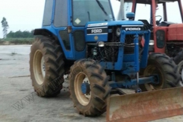 รถไถ FROD  2 เพลา รุ่น 6610 สภาพพร้อมใช้งาน