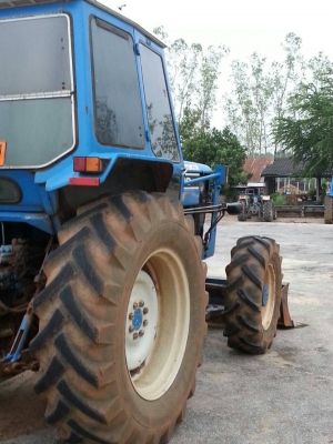 รถไถ FROD  2 เพลา รุ่น 6610 สภาพพร้อมใช้งาน