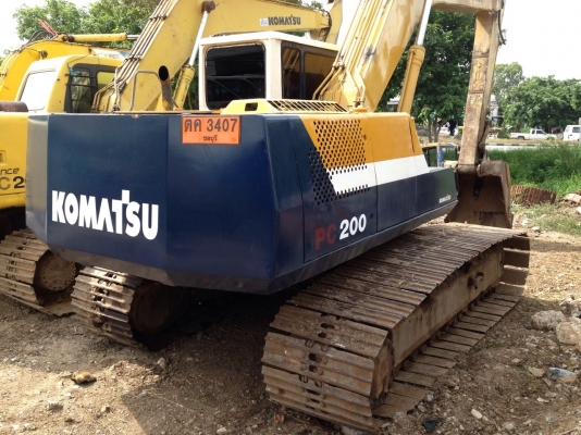 ขายรถ KOMATSU PC200-5 มีทะเบียน ไฟฟ้าครบ แอร์ CD