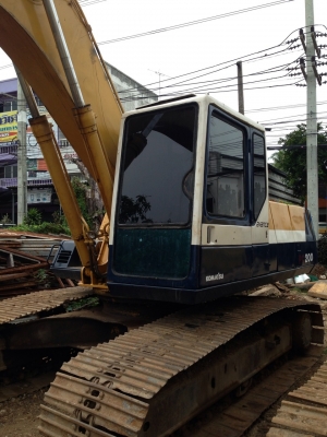 ขายรถ KOMATSU PC200-5 มีทะเบียน ไฟฟ้าครบ แอร์ CD