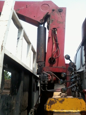 ขายเครนท้องV 5เหลี่ยม TADANO 4.5ตัน4ปอก3ชัก สภาพที่ต้องซ่อม นิดหน่อย เอวแน่ ซิลมีรั่ว ทำสีใหม่สวยเลยครับ