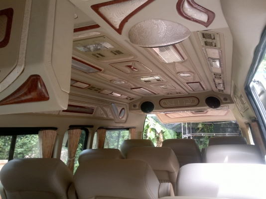 ขายรถตู้คอมมูเตอร์ปี 2008  VIPเบาะเก้า รถสวยบางเดิมไม่เคยชน ลดสุดๆไปเลยครับเหลือ 900000 บาท