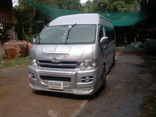 ขายรถตู้คอมมูเตอร์ปี 2008  VIPเบาะเก้า รถสวยบางเดิมไม่เคยชน ลดสุดๆไปเลยครับเหลือ 900000 บาท