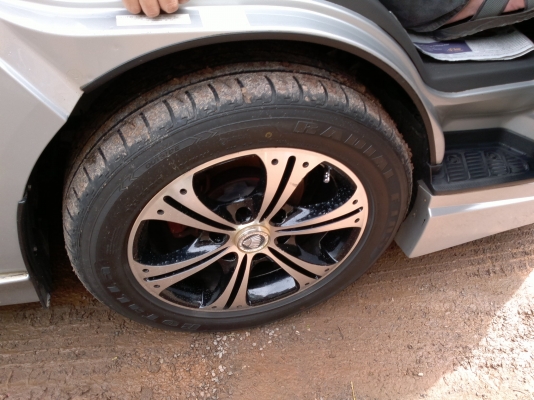 ขายรถตู้คอมมูเตอร์ปี 2008  VIPเบาะเก้า รถสวยบางเดิมไม่เคยชน ลดสุดๆไปเลยครับเหลือ 900000 บาท