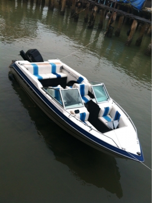 ขายด่วน เรือสวยมาก ใช้น้อยมาก ราคาถูก สนใจโทร 081-9399730 คุณวุฒิ