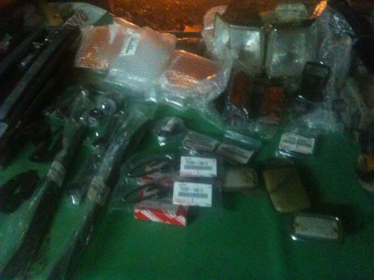 กระจังหน้ารังผึ้ง ta22 GT เรือนไมล์ และพลาสติกกลางท้าย Celica ta22 รุ่น Lt เพิ่มของ 9 ก.ย.56 กระจังหน้ารังผึ้ง ta22 GT เรือนไมล์ และพลาสติกกลางท้าย Celica ta22 รุ่น Lt เพิ่มของ 9 ก.ย.56