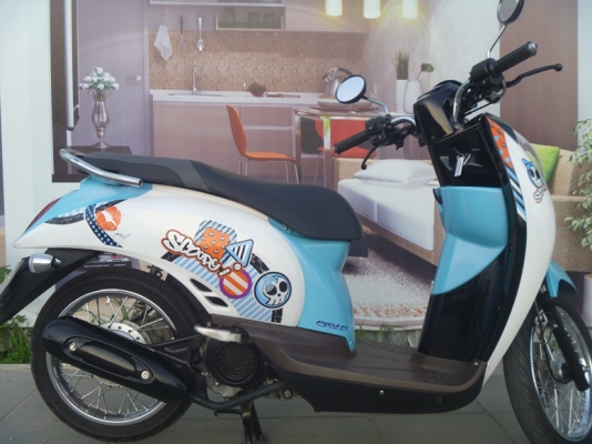 ขายถูก  scoopy i หัวฉีด PGM-FI รถจด พ.ค 2012 พึ่งครบปี ภาษี ถึงกลางปี 57 จัดเต็ม