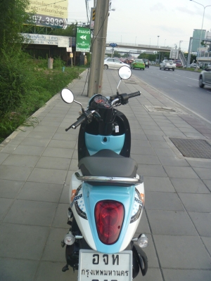 ขายถูก  scoopy i หัวฉีด PGM-FI รถจด พ.ค 2012 พึ่งครบปี ภาษี ถึงกลางปี 57 จัดเต็ม
