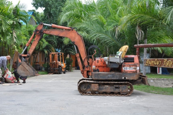 ขาย แบคโฮIHI IS008 สภาพสวยเดิมจากญี่ปุ่น ยังไม่เคยใช้ในไทย ขายถูกๆ115,000เท่านั้น!!