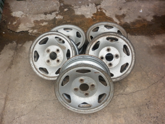 ขายแม็ก มาสด้าน้อย