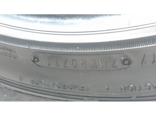 ยางขอบ 18 ดันลอบ 225 40 18 ปี 11 สองเส้น ยางขอบ 18 ดันลอบ 225 40 18 ปี 11 สองเส้น