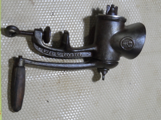 เครื่องบดมือหมุน England คลาสสิค