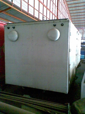 ขายตู้แห้ง ขนาดกว้าง 2 เมตรยาว 4.30เมตร คัสซีกว้าง 70 ซม สภาพใหม่