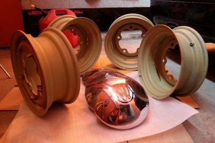 ขาย ล้อรถตู้โฟล์ค หน้า วี 14 นิ้ว พร้อมฝาครอบ 8000 บาท