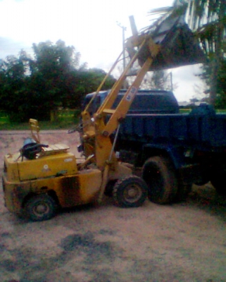 ขายรถตัก  โตโยต้า  1 คิว