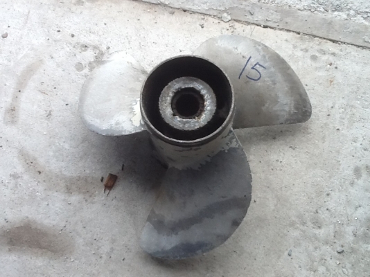 ขายแล้วครับ  ขายใบจักรยามาฮาพิท15หนึ่งใบพิท19หนึ่งใบครับราคาใบล่ะ2000บาทครับสนใจโทร0818260589